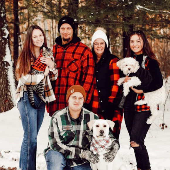 Meet your Posher, Madison - Picture 1 of 1